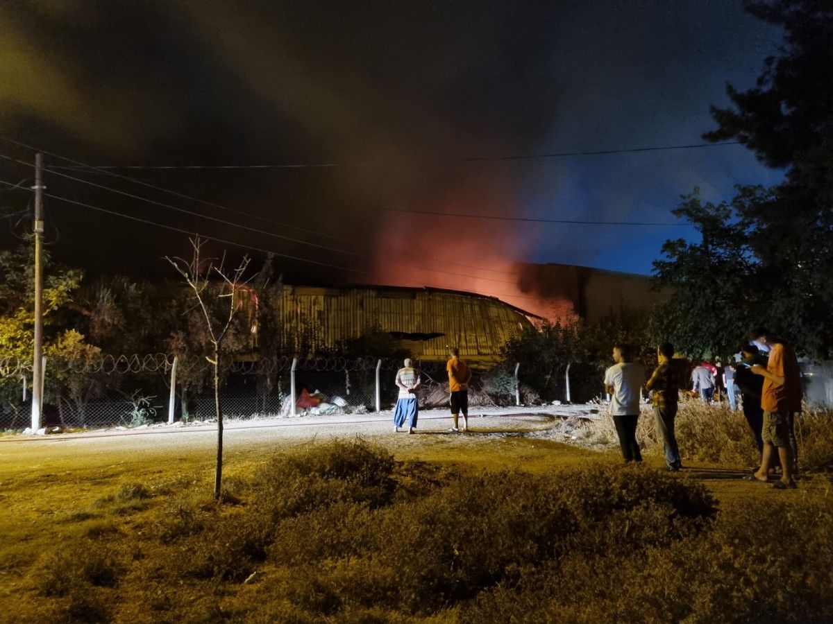 Adana da geri dönüşüm fabrikasında yangın çıktı #2