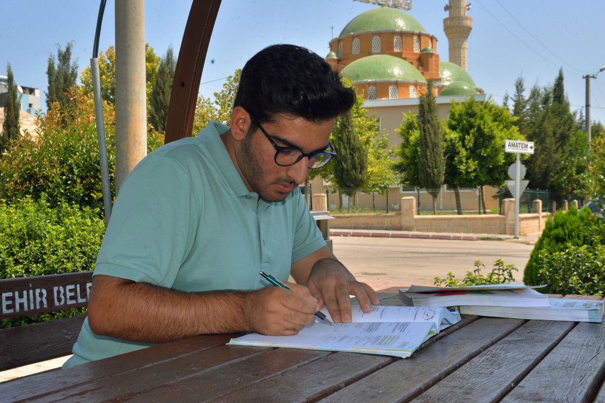 Devlet korumasındaki Muhammed tıp fakültesini kazandı #4