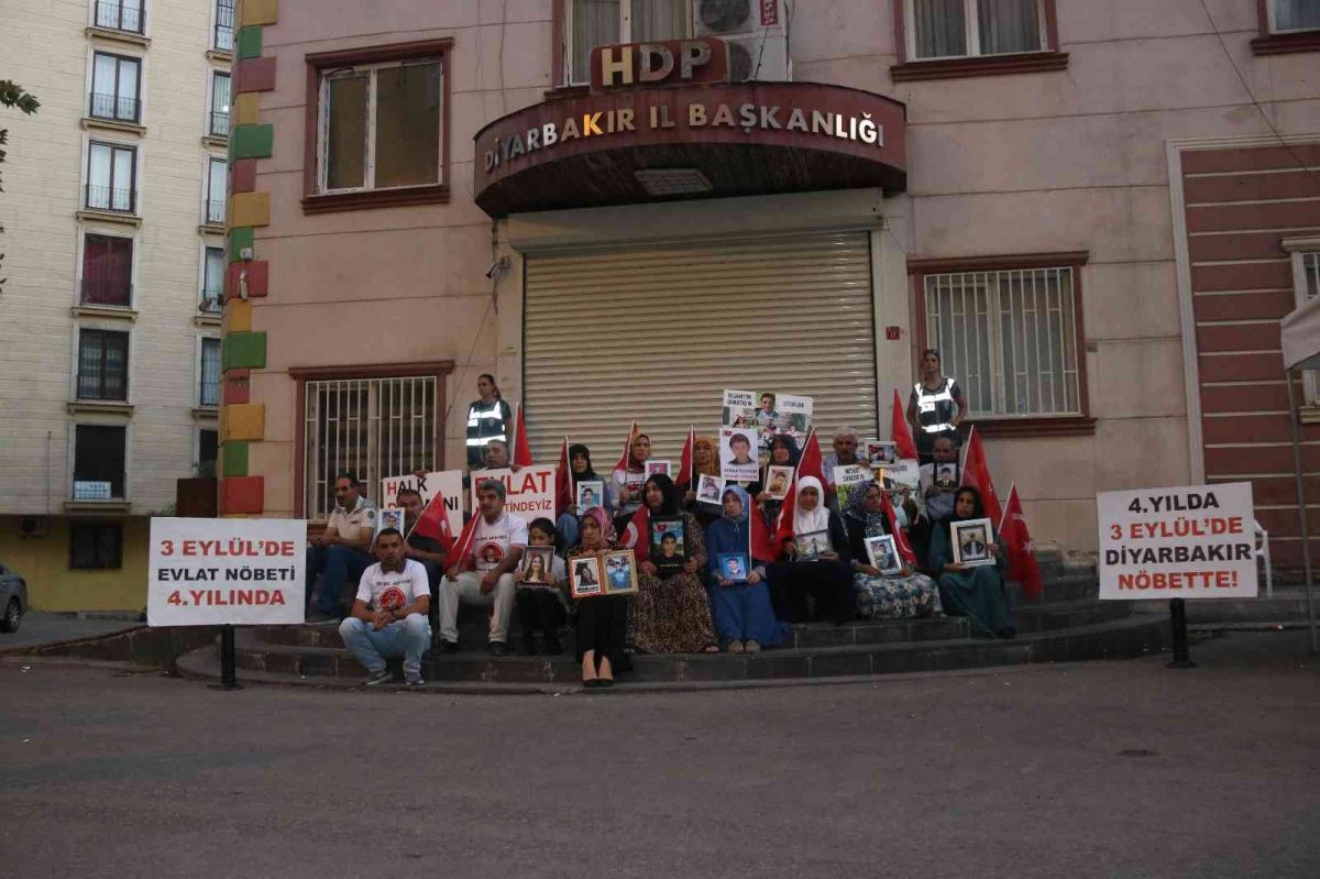 Diyarbakır da evlat nöbeti 4 üncü yıla yaklaştı #1