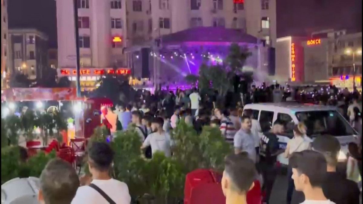 Esenyurt ta Ceza konserindeki kavga kamerada #1