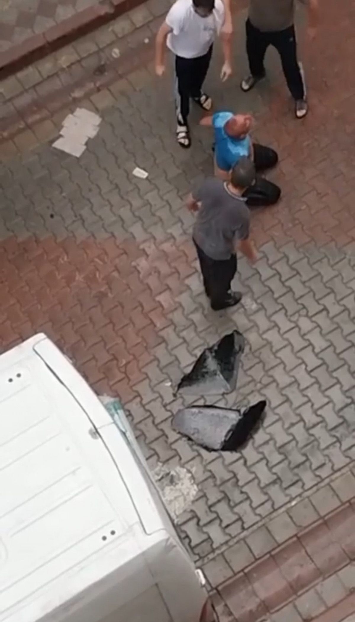 Sultangazi de suçüstü yakalanan hırsız darbedildi #4