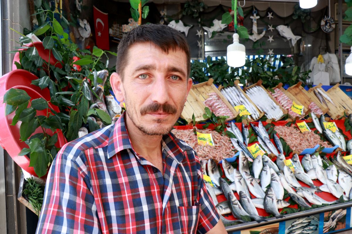 Edirne de taze balık için tezgahlara akın eden vatandaşlar fiyatları pahalı buldu #7