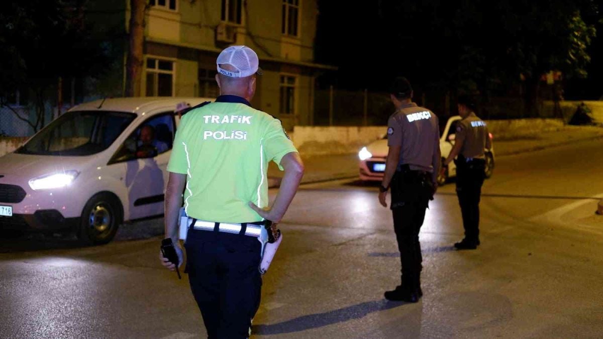 Edirne de ehliyetsiz sürücü, ﻿uygulamadan kaçarken ters yöne girip kaza yaptı #6