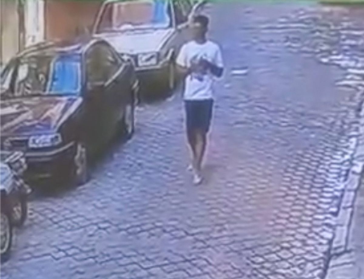 Manisa da depodan çıkarıp, evinin önüne park ettiği motosikleti çalındı #5