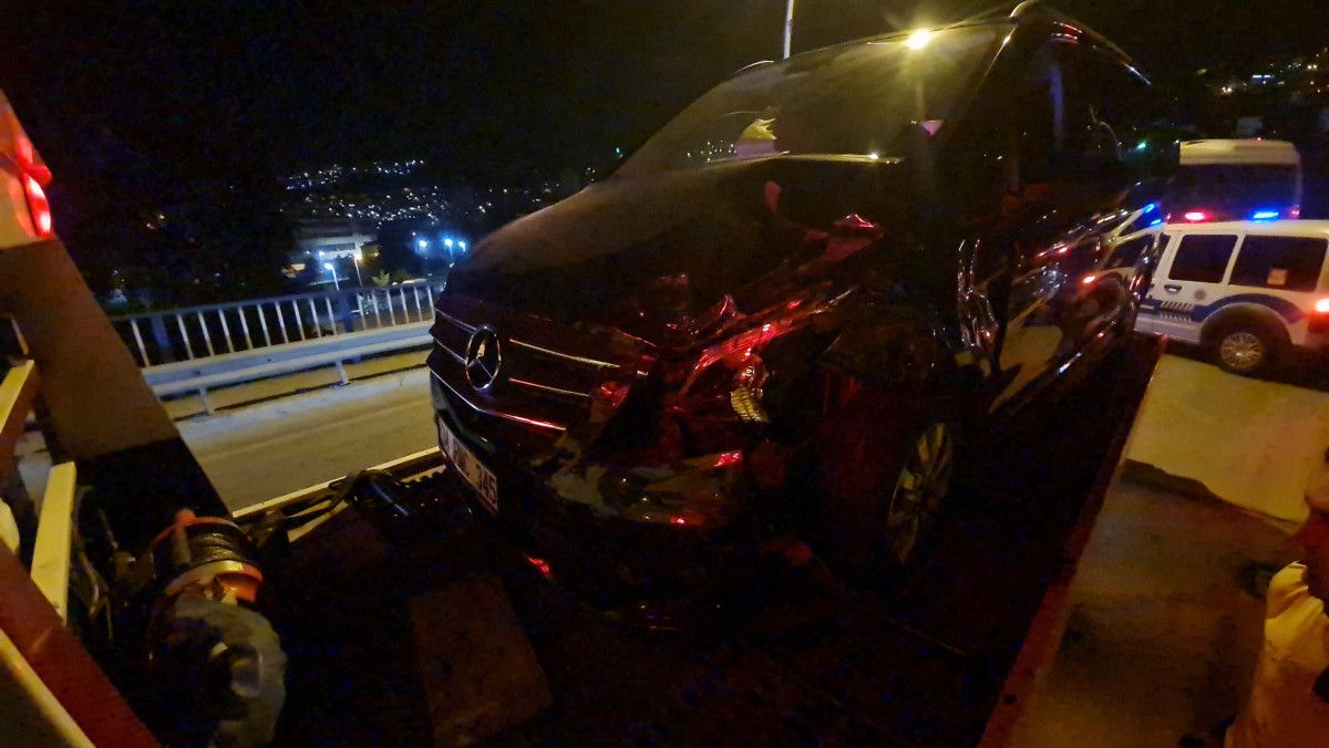 Kocaeli de 2 minibüs çarpıştı: 11 yaralı #6