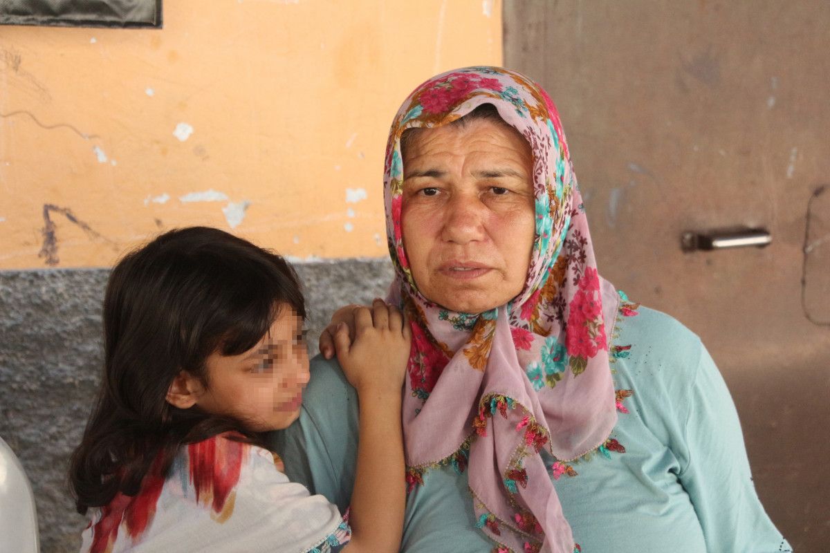 Adana da eşi tarafından öldürülen Şermin in kızlarına anneanneleri bakıyor #1