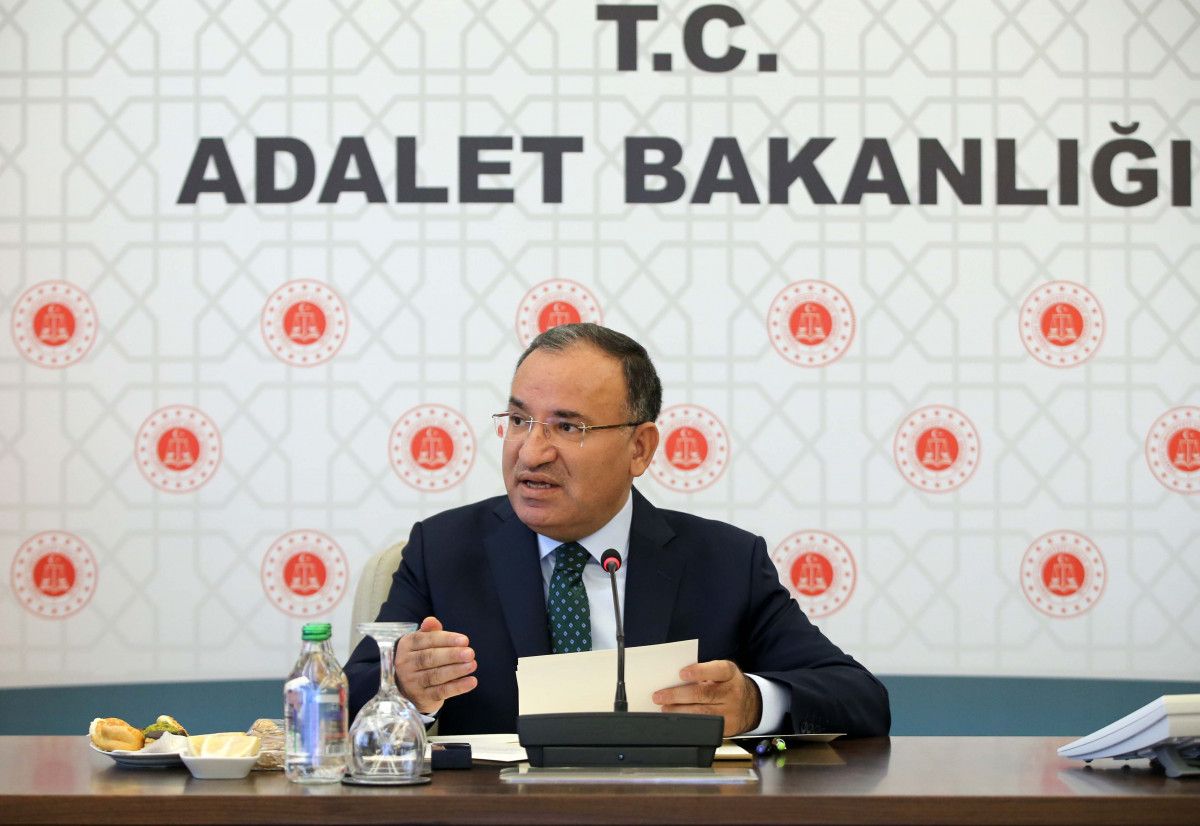 bakan_bozdag_dunyaya_ornek_olacak_bir_hukuk_sigortasi_sistemini_hayata_gecirecegiz_43375.jpg