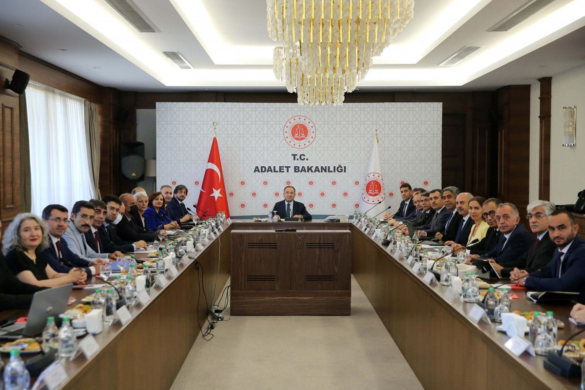 bakan_bozdag_dunyaya_ornek_olacak_bir_hukuk_sigortasi_sistemini_hayata_gecirecegiz_97954.jpg