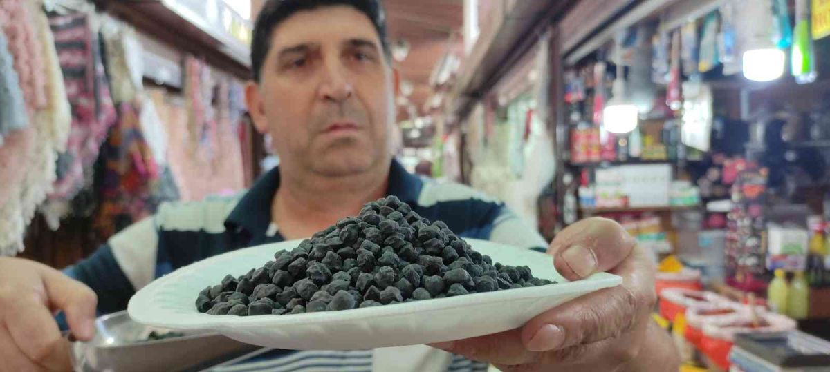 Bursa’daki aktarın ürettiği siyah nohut yok satıyor #7