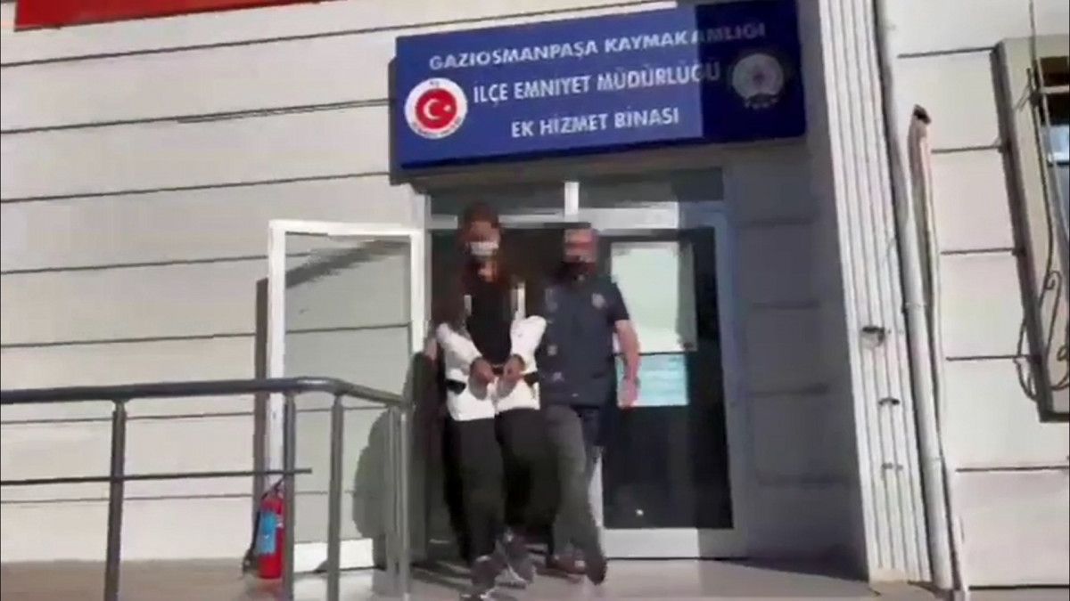 gaziosmanpasa_da_600_bin_lira_degerinde_altin_gasbeden_kadin_yakalandi_81815.jpg