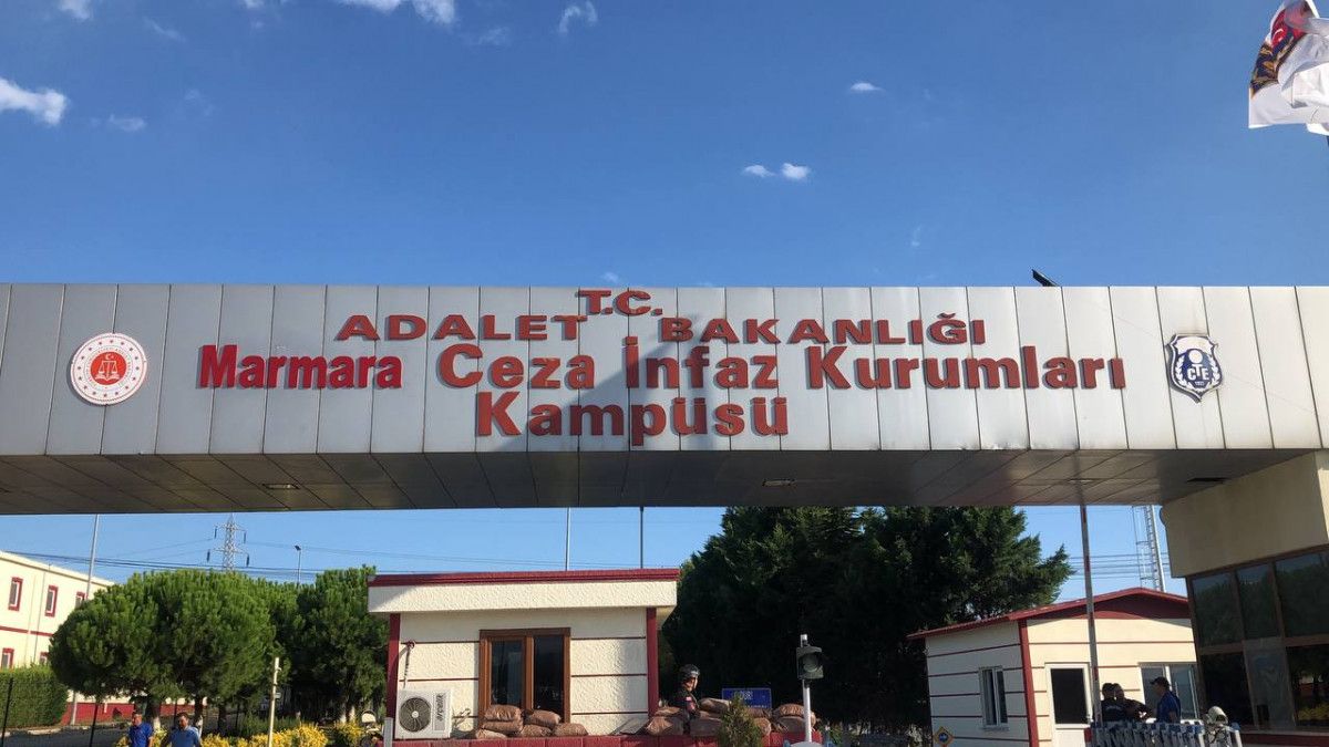 İsmi değişen Silivri Cezaevi nin yeni tabelası takıldı #3