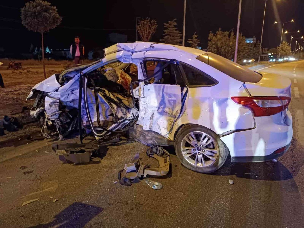 Konya’da iki otomobil çarpıştı: 1 ölü 2 yaralı #3