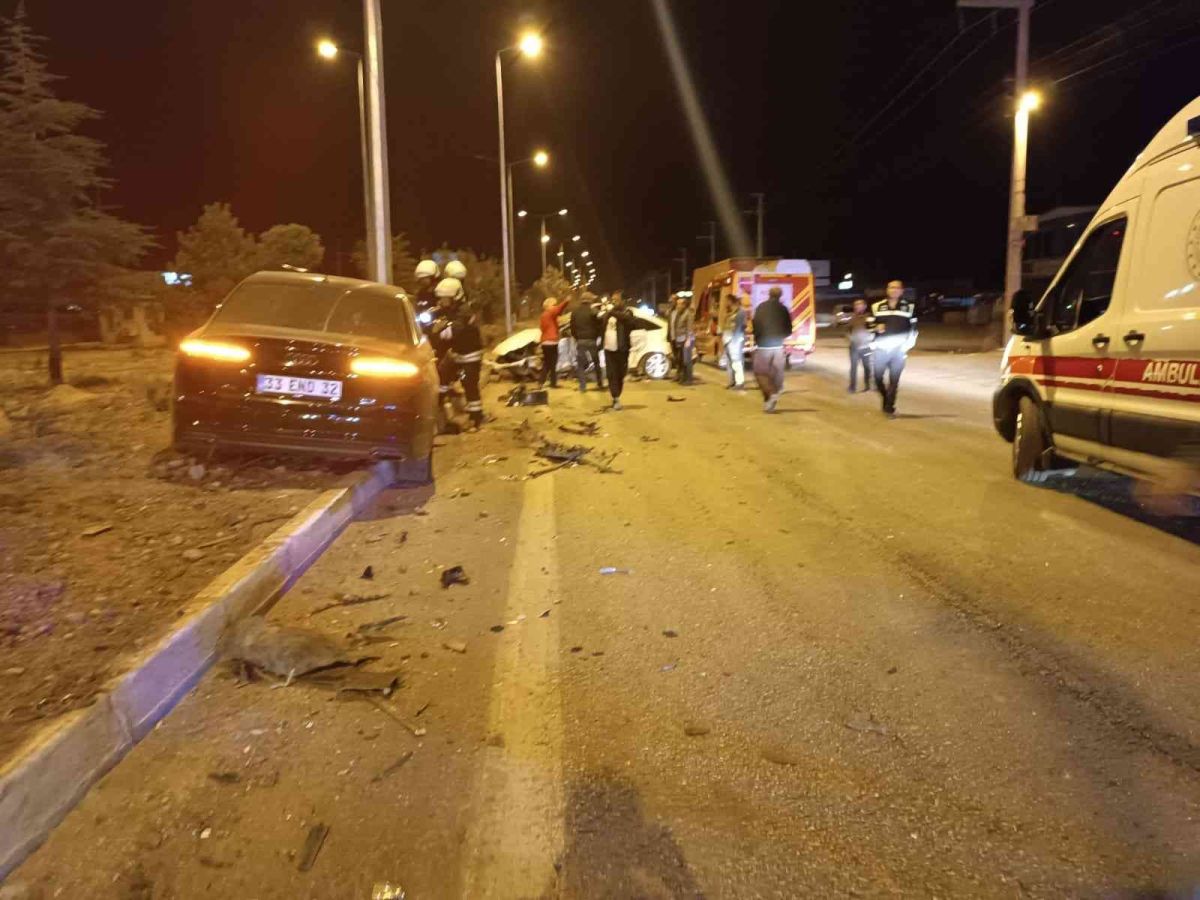 Konya’da iki otomobil çarpıştı: 1 ölü 2 yaralı #2