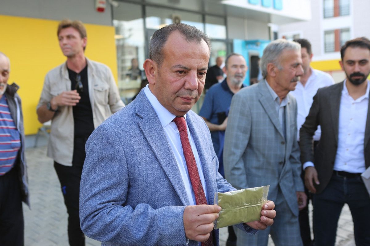 Tanju Özcan, HDP Genel Merkezi ne kına gönderdi #1