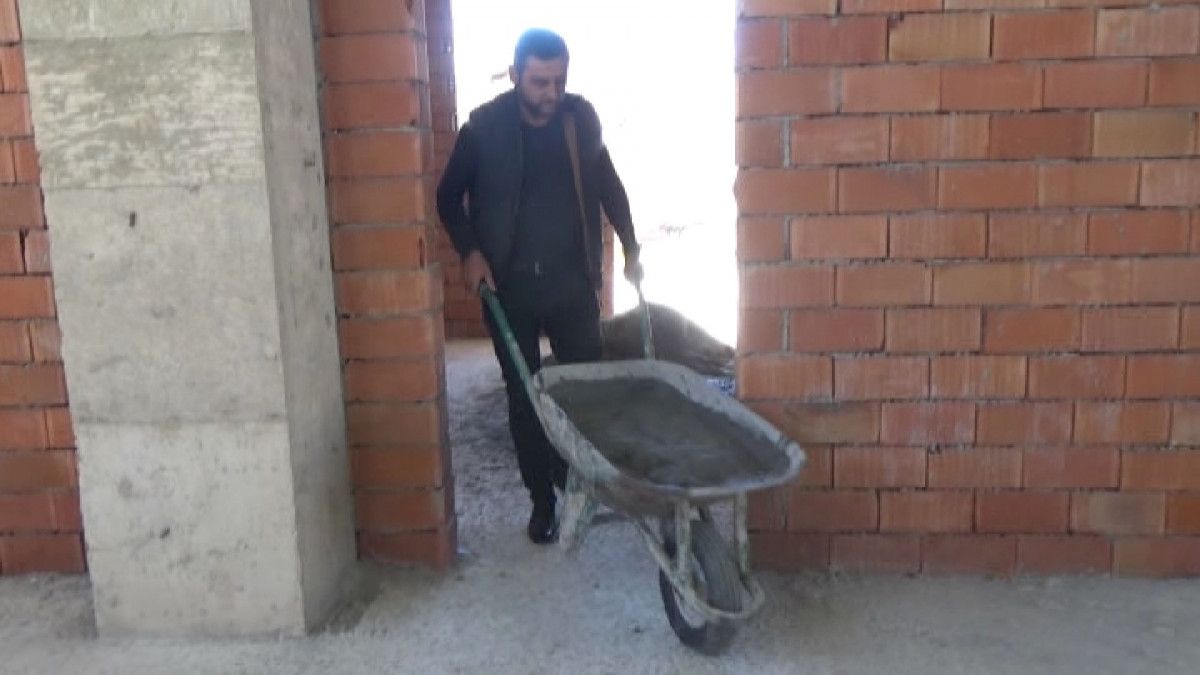 Bursa da mahalleli durumu olmayanlar için düğün salonu inşa ediyor #5