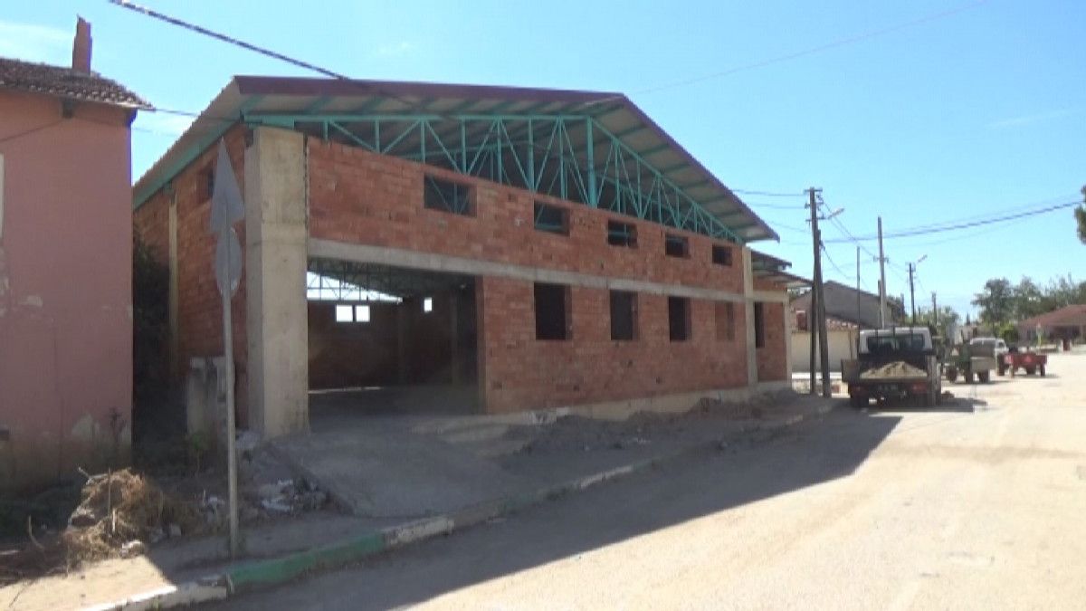 Bursa da mahalleli durumu olmayanlar için düğün salonu inşa ediyor #7