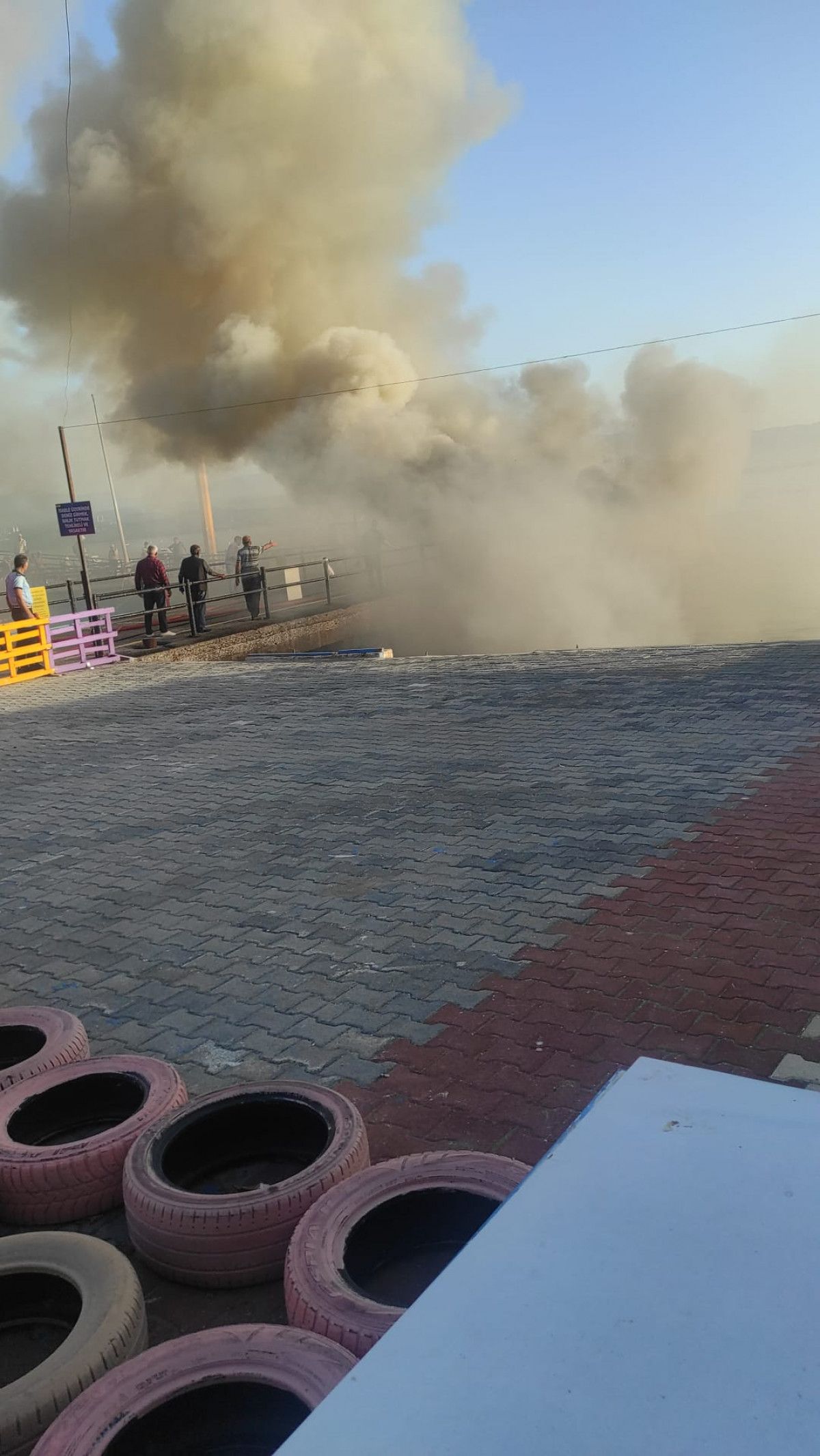 Bursa da limana bağlı tekne, alev alev yandı #5