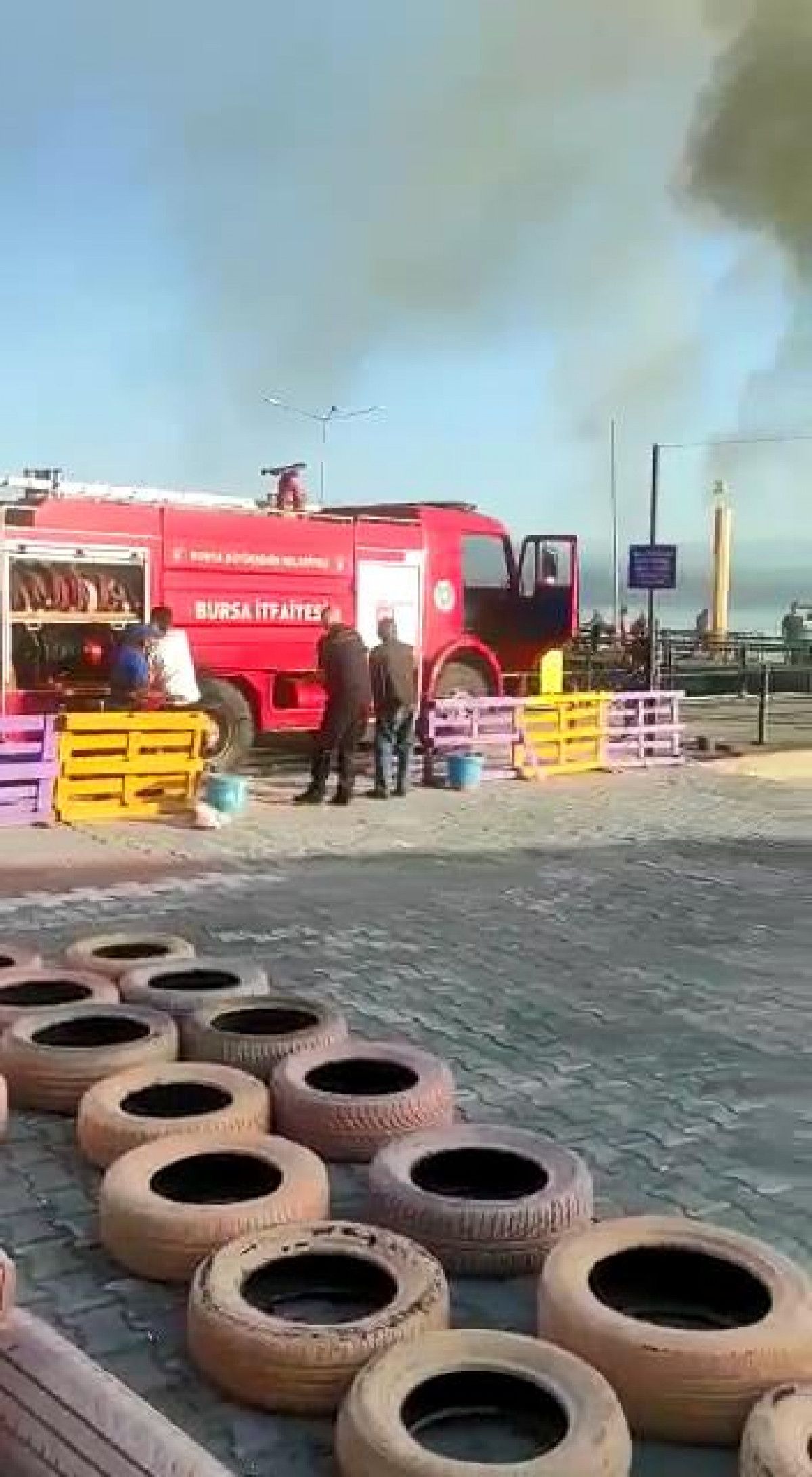 Bursa da limana bağlı tekne, alev alev yandı #8