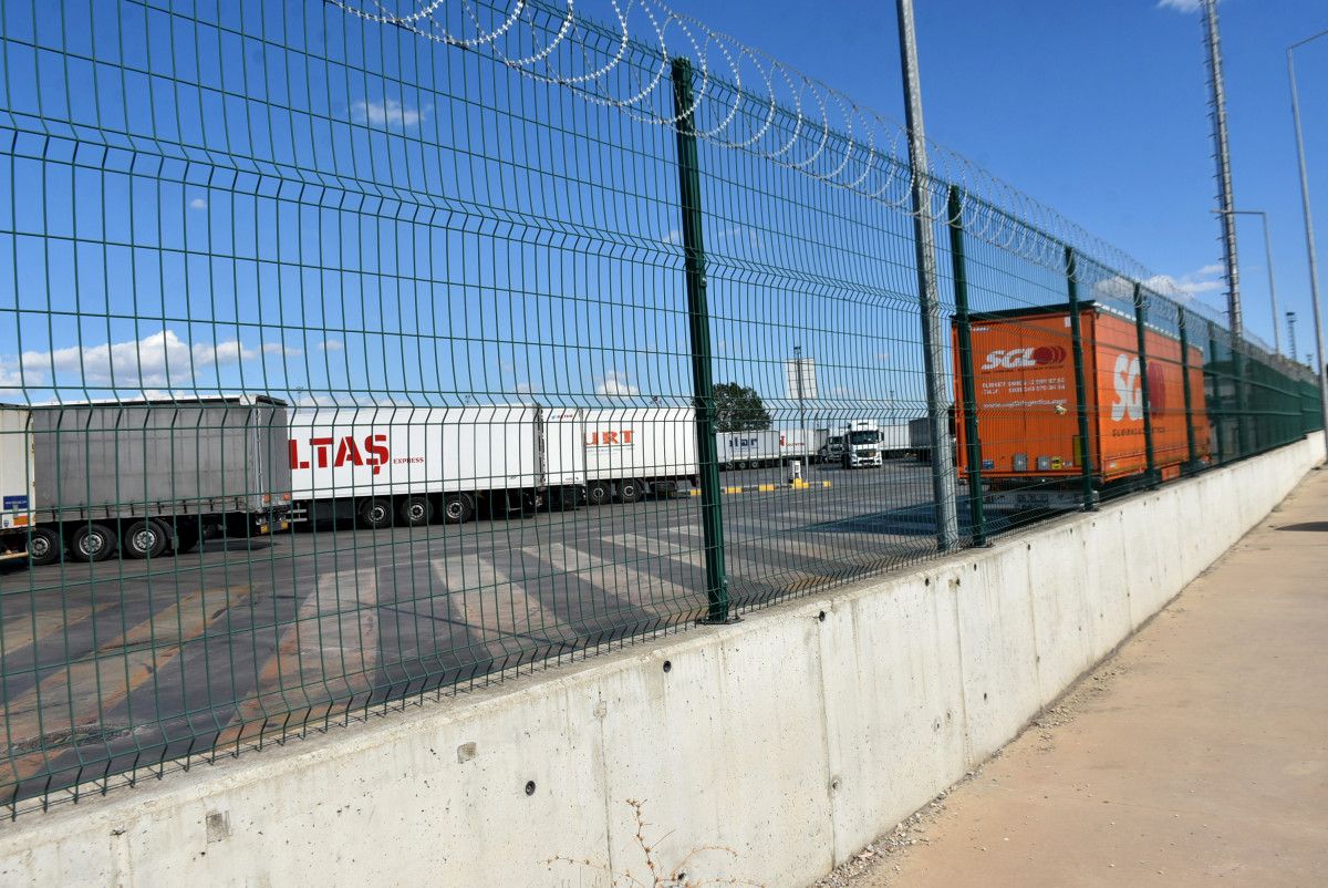 Kapıkule de kaçak göçmenlere dikenli tel engeli #8