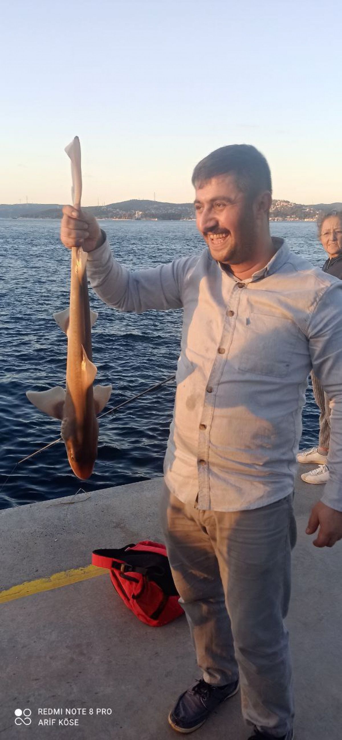 Beykoz da 90 santimlik köpek balığı yakalandı #2