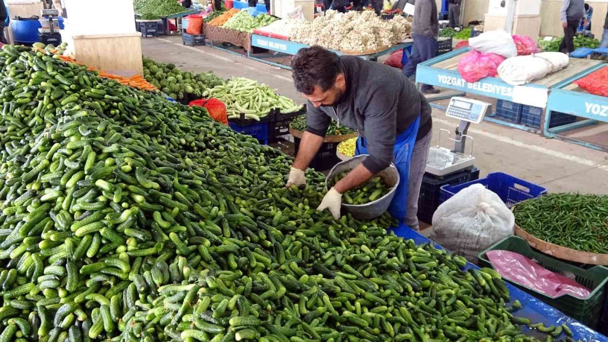 Yozgat ta turşuluklar pazar tezgahlarını süslüyor #4