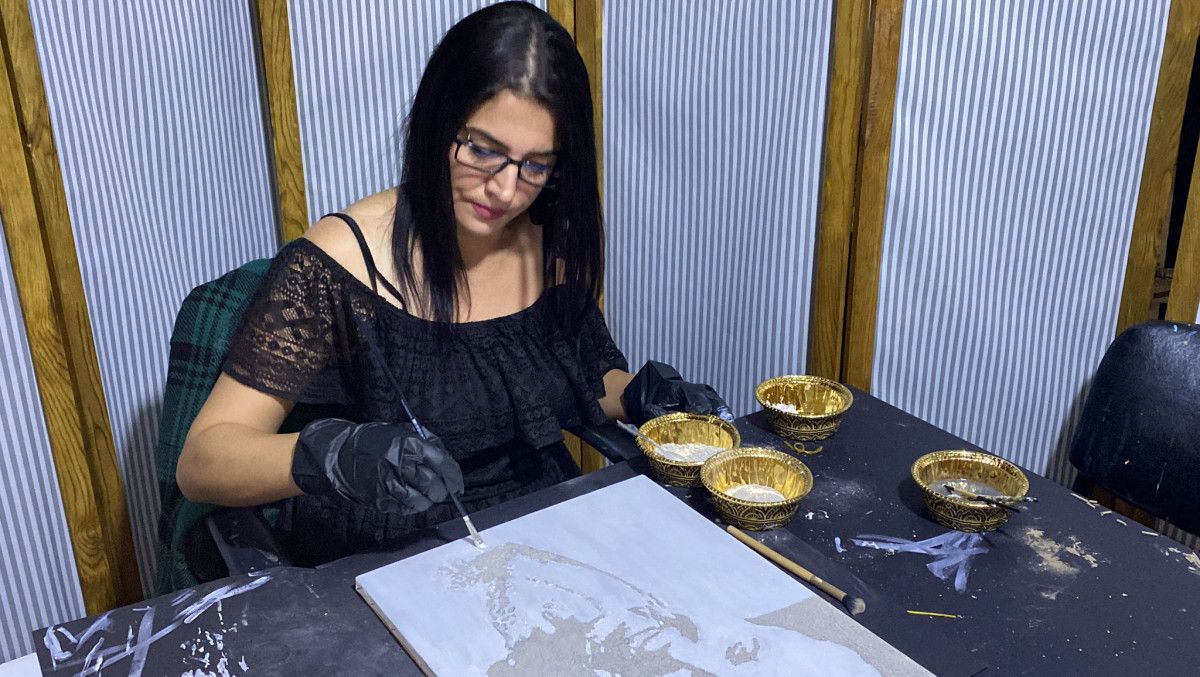 Yalova da krematoryumda yakılan kadının küllerinden portre tablo #6