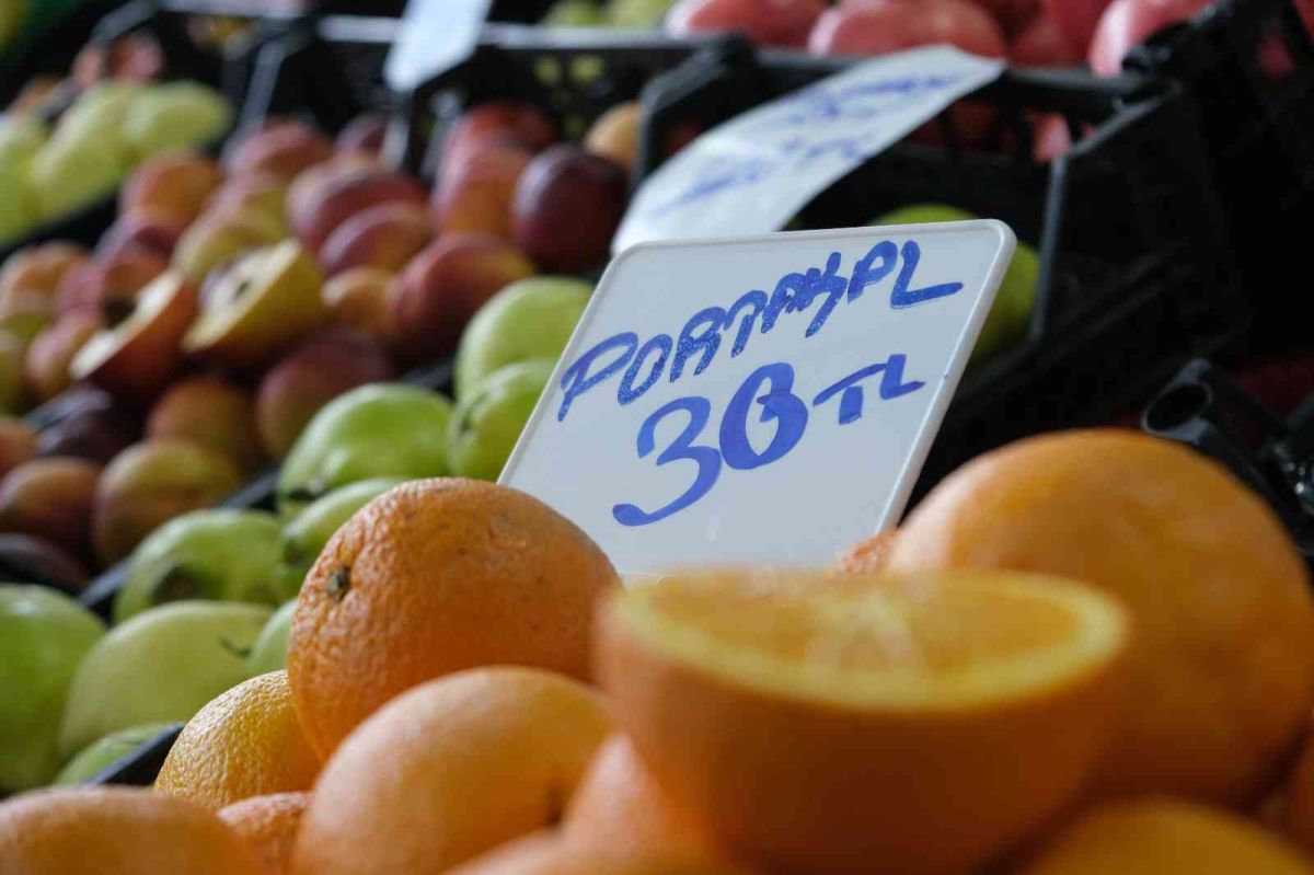 Erzincan’da pazarlarda kış meyve ve sebzeleri yerini aldı #3