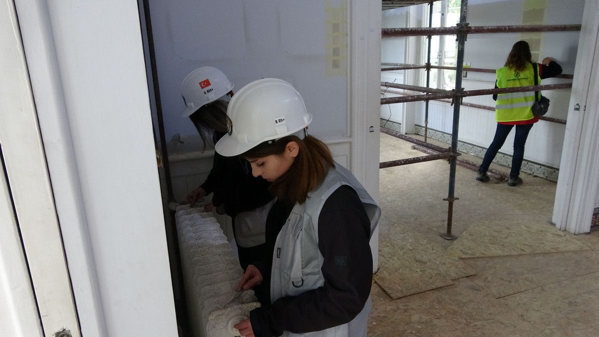 Trabzon da Atatürk Köşkü nün restorasyonu titizlikle yürütülüyor #8