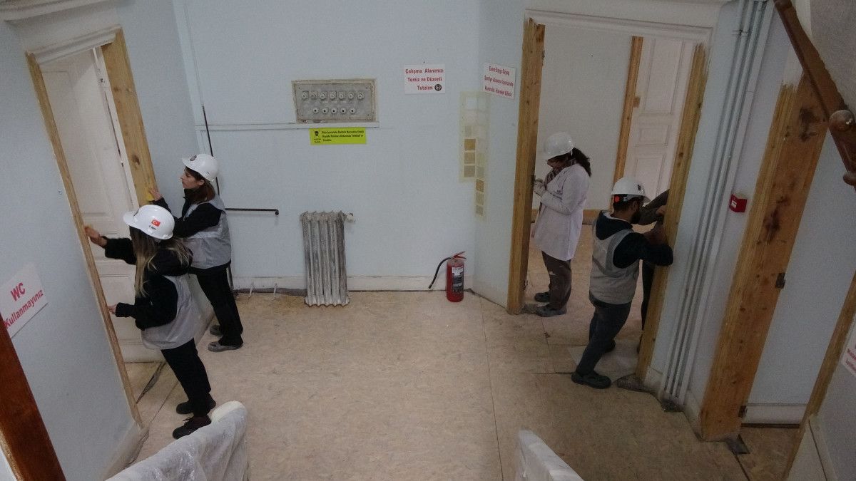 Trabzon da Atatürk Köşkü nün restorasyonu titizlikle yürütülüyor #4