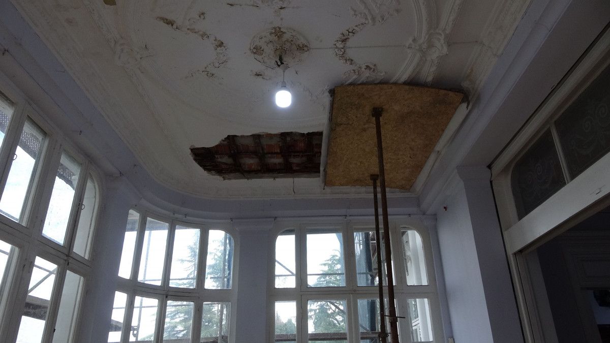 Trabzon da Atatürk Köşkü nün restorasyonu titizlikle yürütülüyor #9