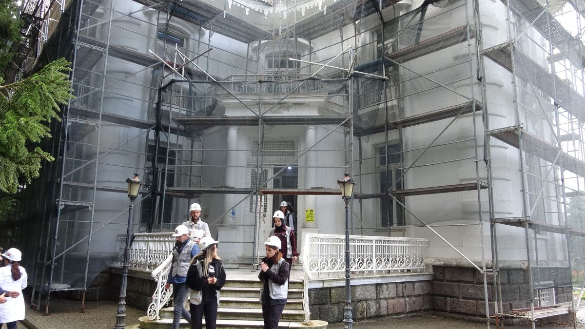 Trabzon da Atatürk Köşkü nün restorasyonu titizlikle yürütülüyor #1