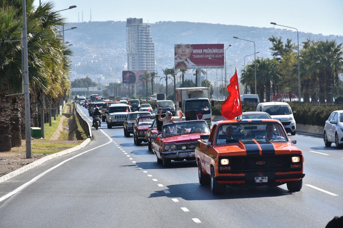 Klasik otomobillerle 29 Ekim korteji -2