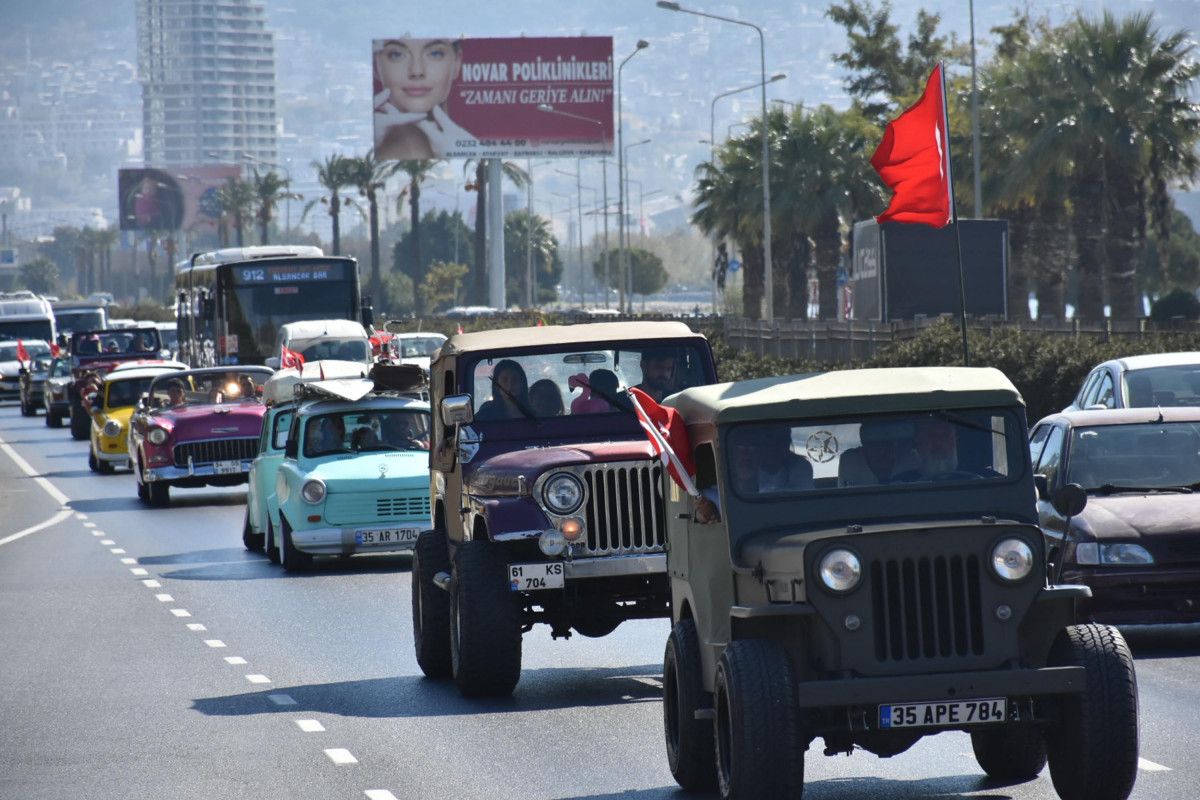 Klasik otomobillerle 29 Ekim korteji -4