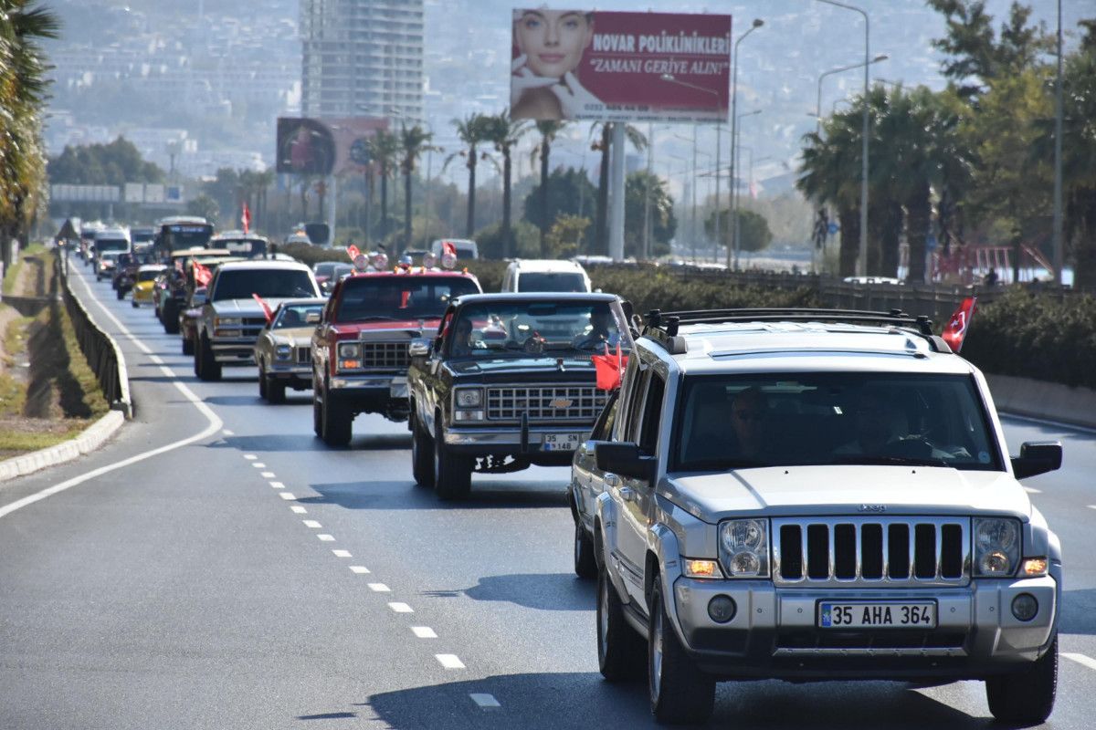 Klasik otomobillerle 29 Ekim korteji -3