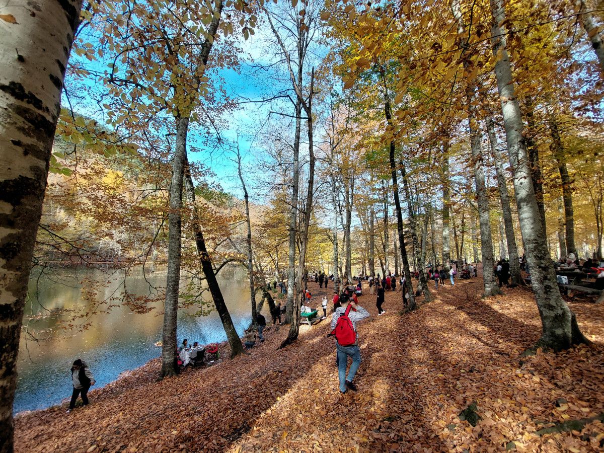 Yedigöller ziyaretçilerini sonbahar renkleriyle ağırlıyor #6