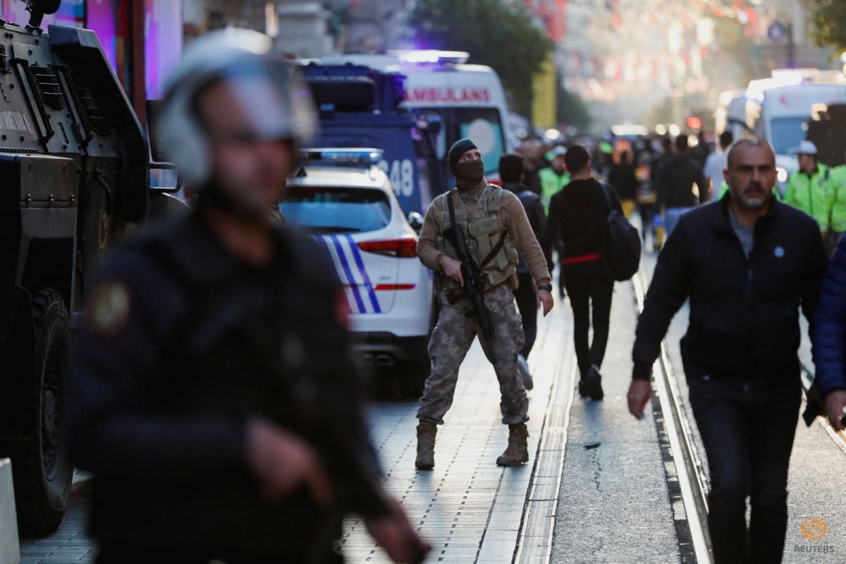 Explosion in central Istanbuls Taksim area -9