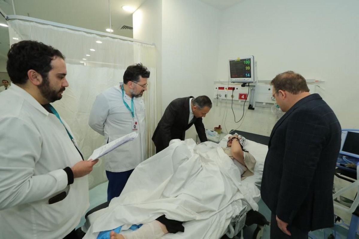 Vali Ali Yerlikaya dan yaralılara hastanede ziyaret #2