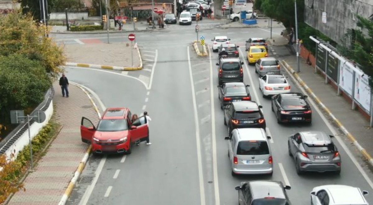 Sarıyer de polisi görünce sürücü değişikliği yaptılar #2