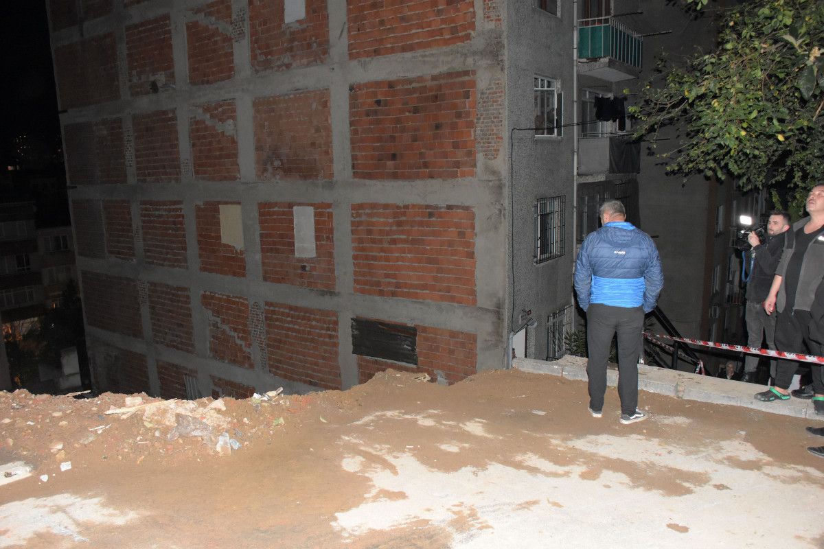 Şişli’de istinat duvarı yıkıldı: Sokağın yarısı elektriksiz kaldı #1