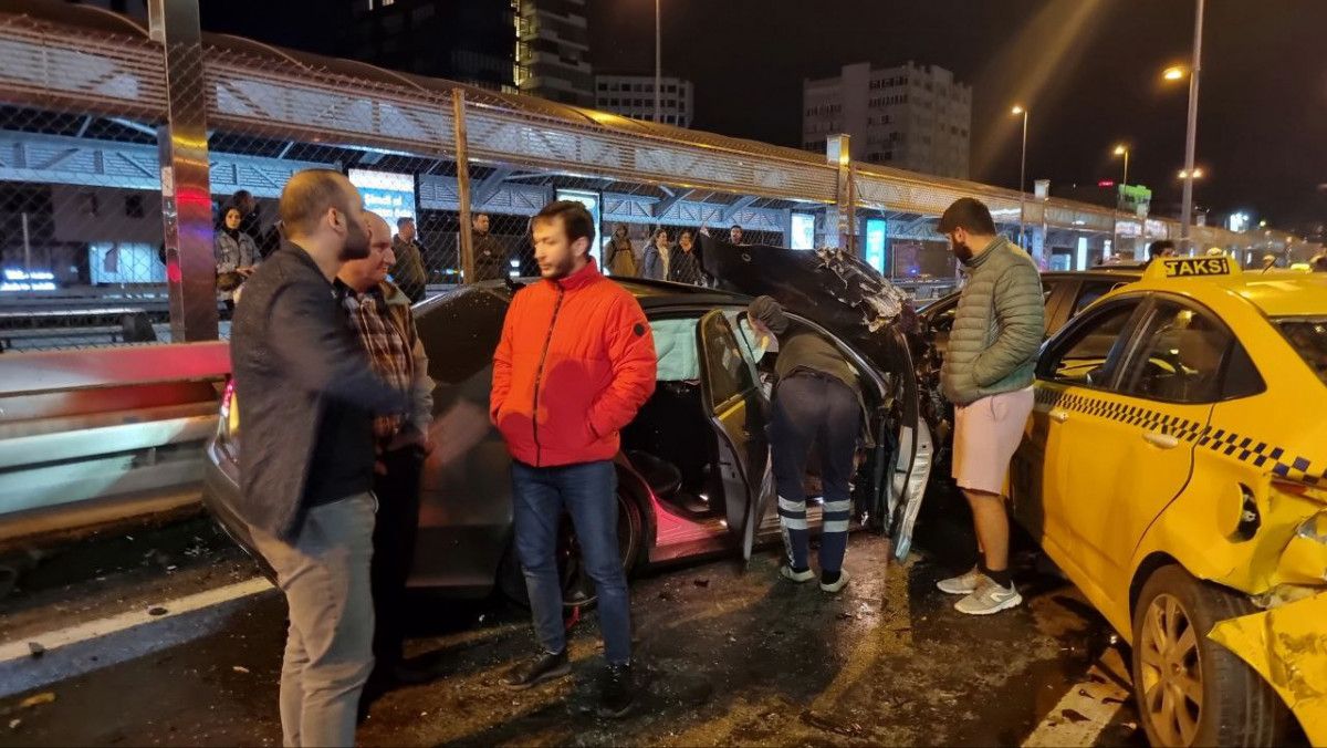 Mecidiyeköy D-100 Karayolu nda 15 araç birbirine girdi #4