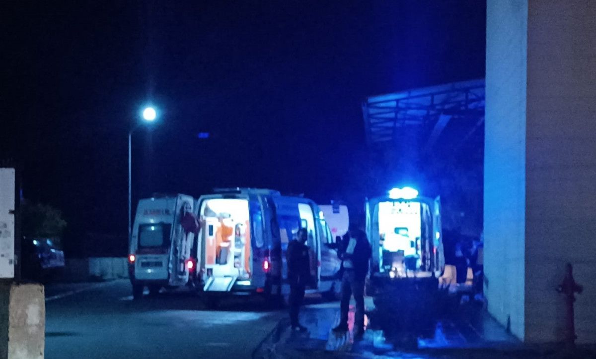 Diyarbakır’da taziye dönüşü polisleri taşıyan otobüs devrildi  #8