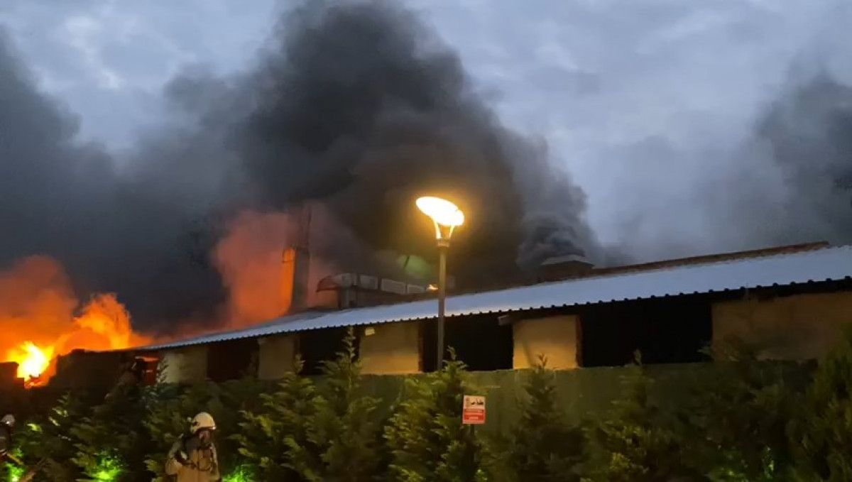 İstanbul Esenyurt ta fabrika yangını #1