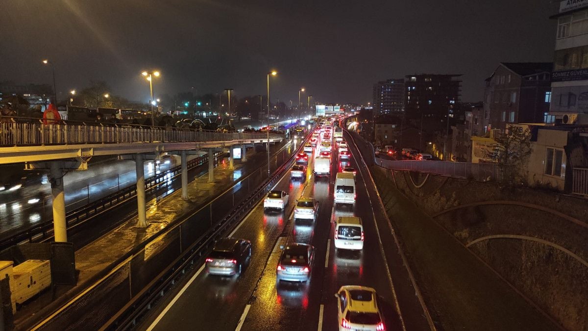 İstanbul da trafik kilitlendi #2