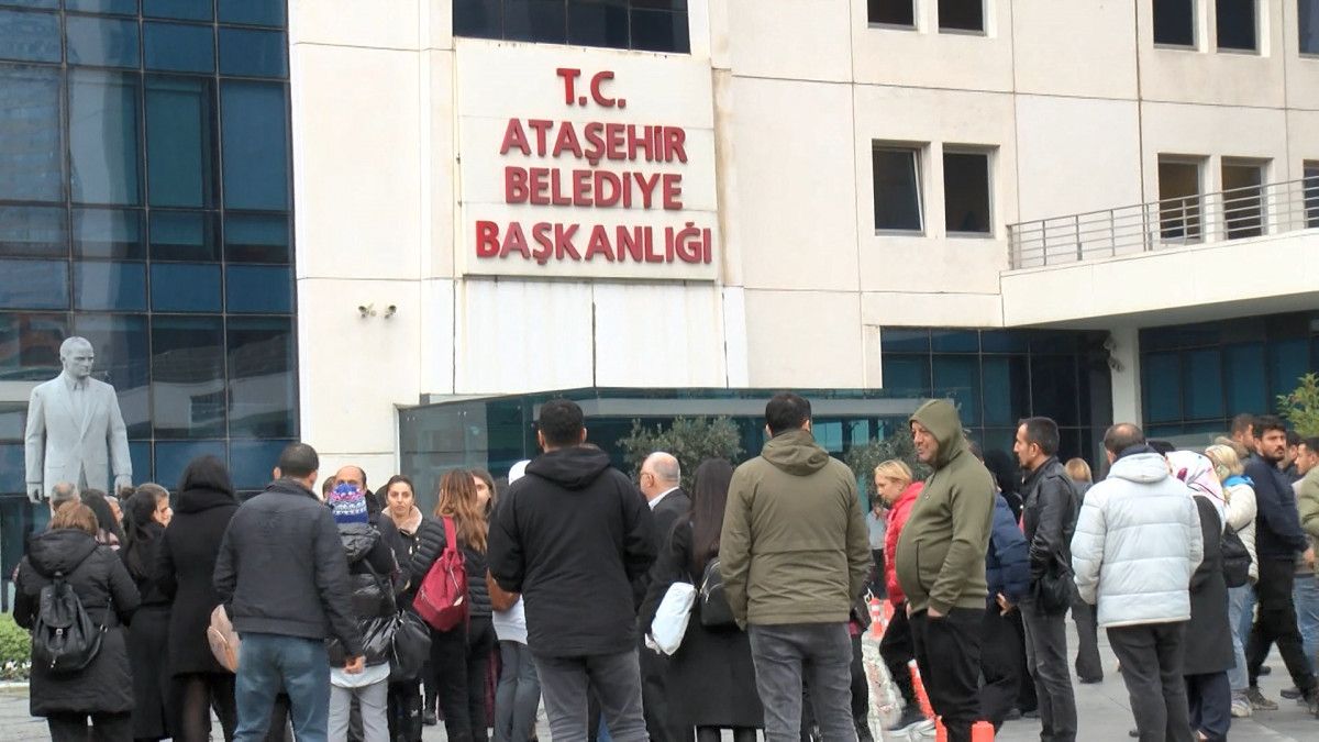 Ataşehir Belediyesi nde parasını alamayan personel iş bıraktı #1
