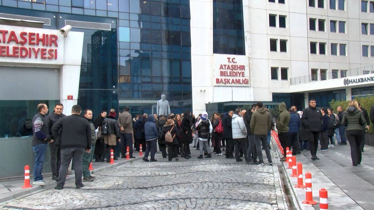 Ataşehir Belediyesi nde parasını alamayan personel iş bıraktı #3