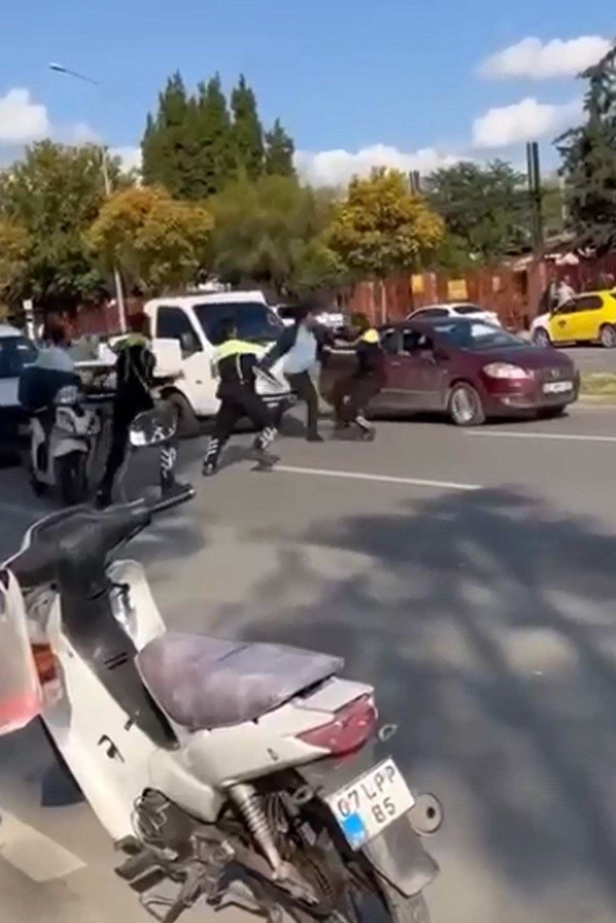 Antalya da polise saldıran moto kuryeye meydan dayağı #2