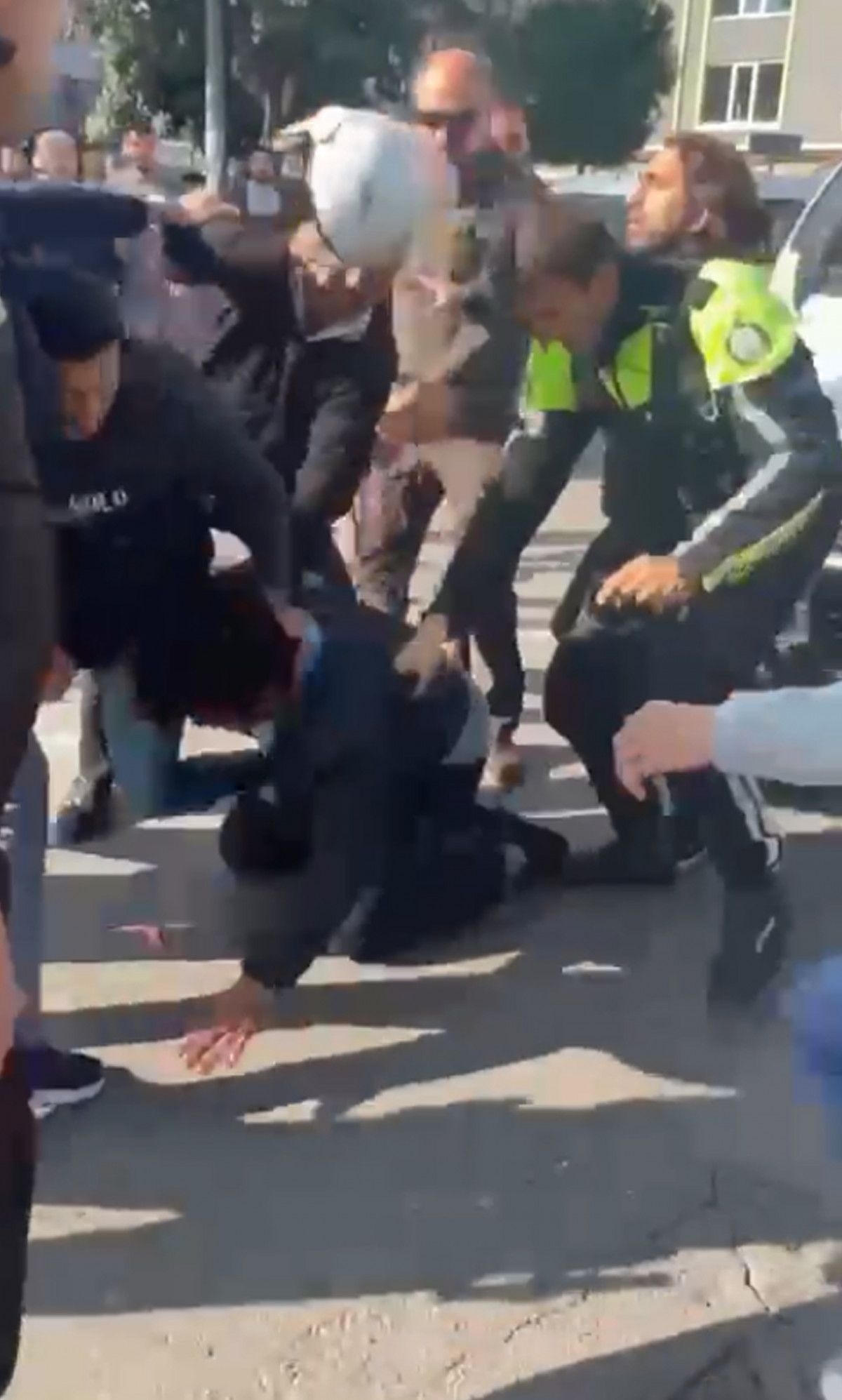 Antalya da polise saldıran moto kuryeye meydan dayağı #6