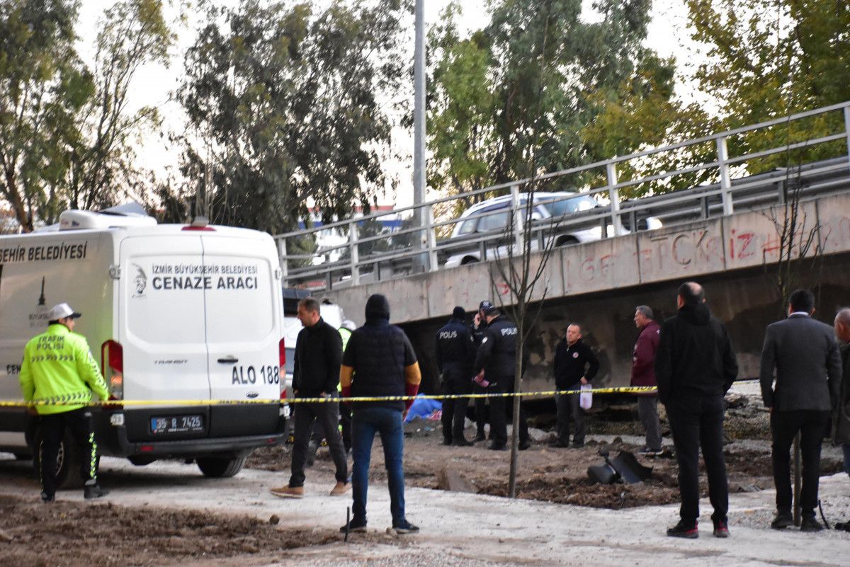 İzmir de beton mikseri viyadükten uçtu: 1 ölü  #2