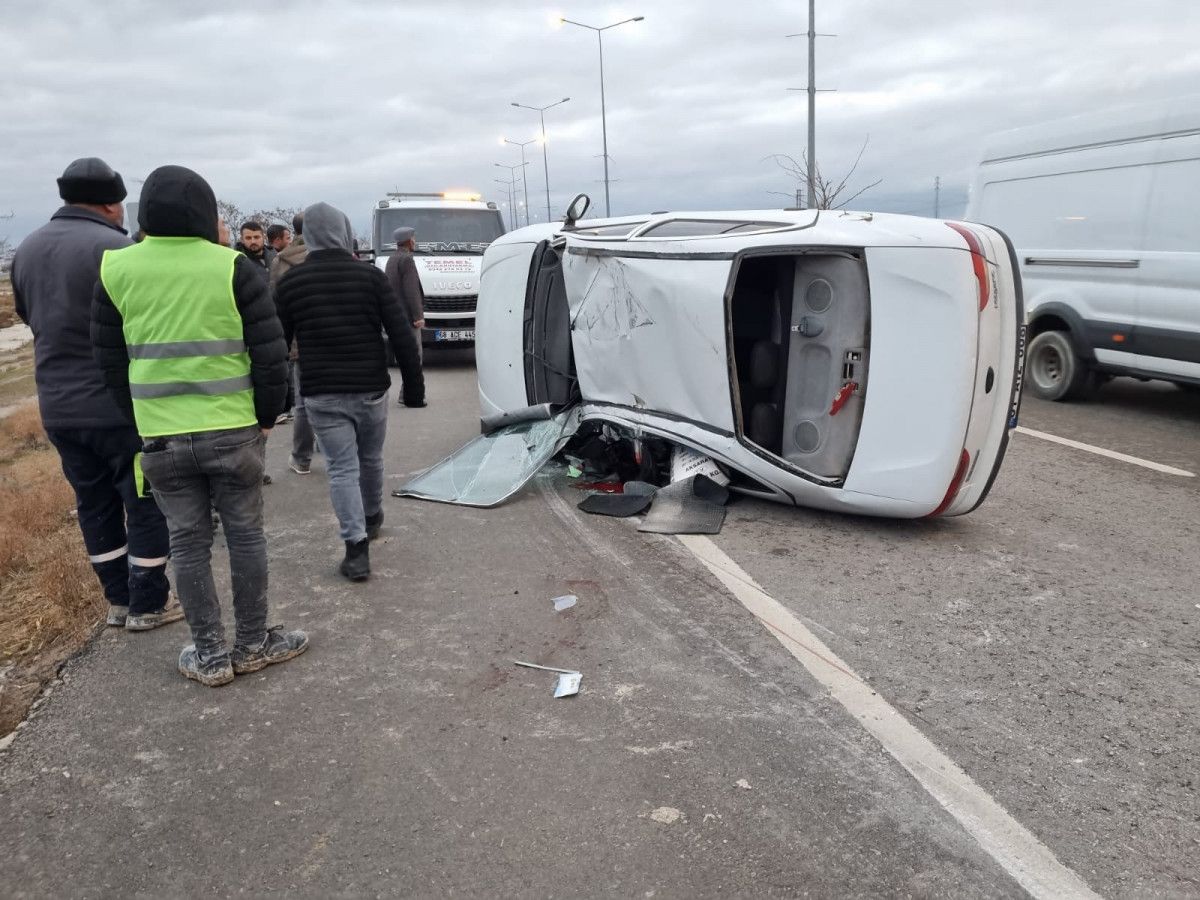 Aksaray da hastane dönüşü kaza: 5 yaralı #1