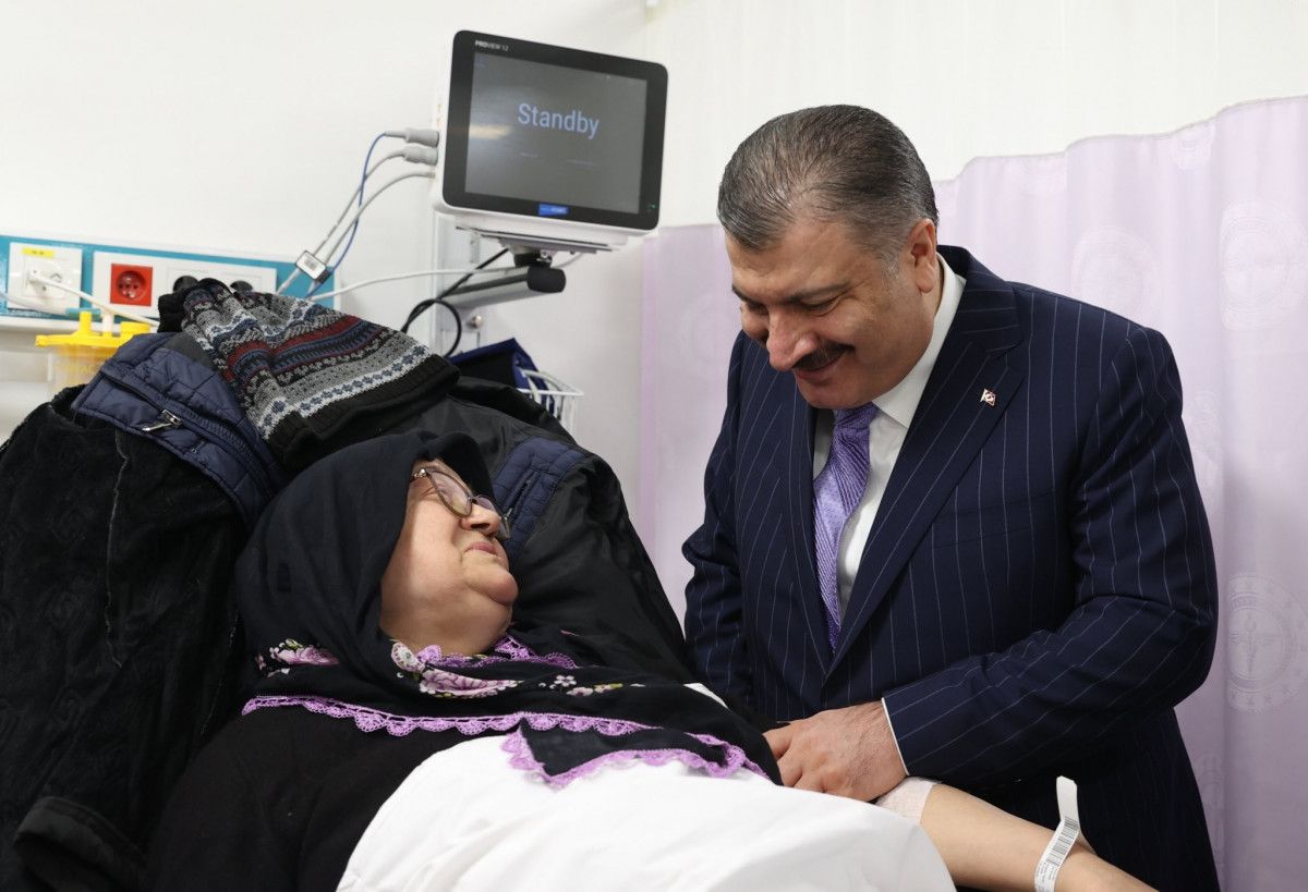 Sağlık Bakanı Koca, yılbaşında İstanbul daki hastaneleri ziyaret etti #6